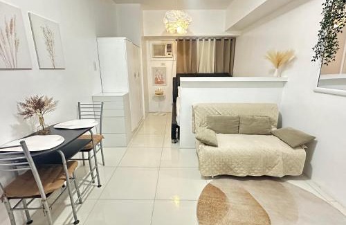 Valencia Apartment | Hillary's Guesthouse Vacation Rentals