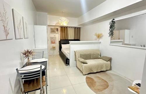 Valencia Apartment | Hillary's Guesthouse Vacation Rentals