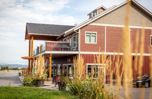 Black Mountain Bed & Breakfast | Hillcrest Farm Market B&B
