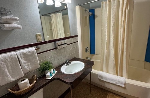 Norton Hotel | Hillcrest Motel