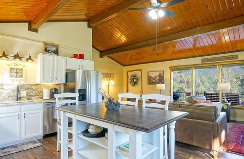 Rainbow Valley House | Hills Mountain Hideaway | Stunning Views | Firepit