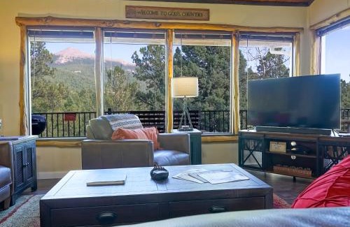 Rainbow Valley House | Hills Mountain Hideaway