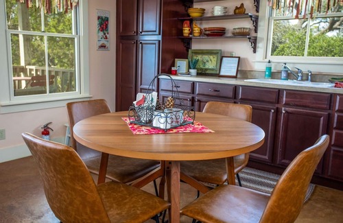 Fredericksburg Cabin | Hillside Cabin | Terrific Front Porch
