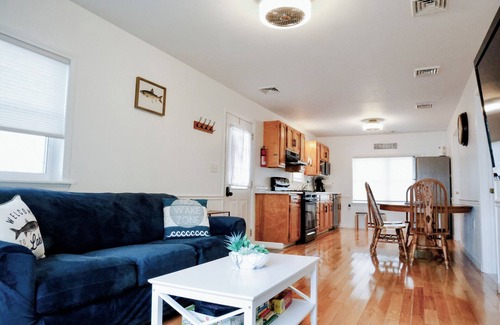 Stroh Cottage | Hillside cottage on Pretty Lake