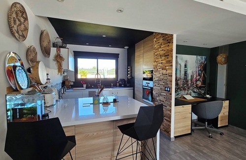 Castanet-Tolosan House | Hillside family home