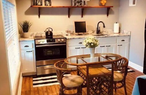 Ridgeway Apartment | Hillside Haven on Lake Wateree- Entire House