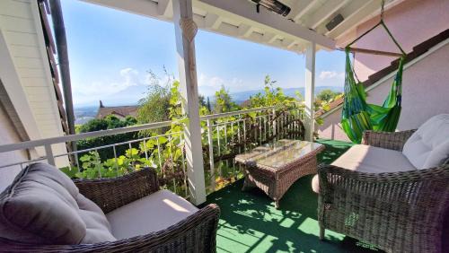Hildisrieden House | Hillside Homestay near Luzern by Menbergs Harmony Homestay