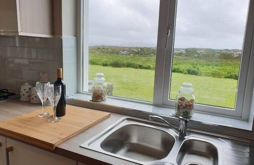 Clifden Ski Chalet | Hillside House Set in a quiet & idyllic spot along the famous Bog Road
