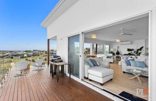 San Remo House | Hillside Ocean View San Remo