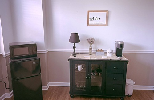 Chambersburg Apartment | Hillside Orchard Hideaway