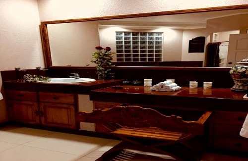 Looc Bed & Breakfast | Hilltop bed and breakfast
