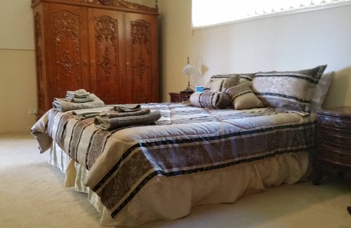 Ninderry Bed & Breakfast | Hilltop Hideaway