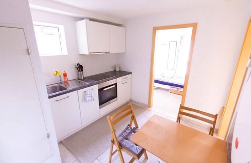 Dietikon District Condo | Hilltop-house, near train, 180° view, big terrasse, friendly
