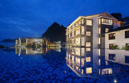 Wulingyuan Hotel | Hilltop House Resort