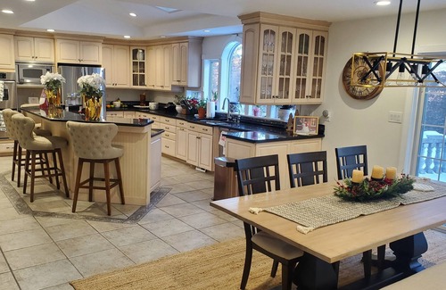 Niskayuna Villa | Hilltop Mansion Near Saratoga @ Rebecca's Fountain with Chef, Masseur & Fun