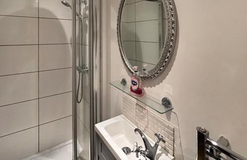 North Nibley House | Hillview Cottage
