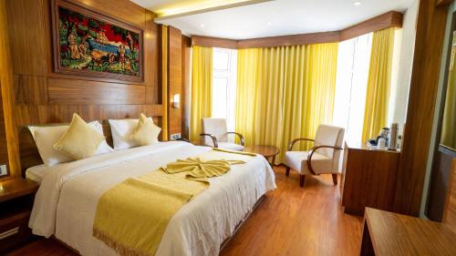 Moolakadai Hotel | HillView Munnar