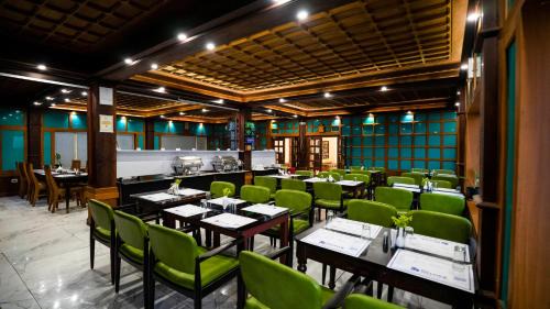 Moolakadai Hotel | HillView Munnar
