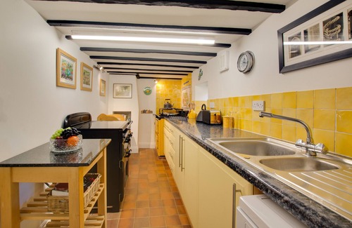 Brancaster House | Hillview - Three Bedroom House, Sleeps 5