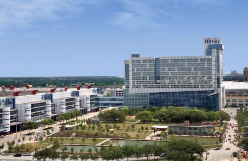 Houston Convention District Hotel | Hilton Americas - Houston