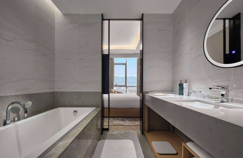 Haidian Hotel | Hilton Garden Inn Beijing Haidian Daoxiang Lake
