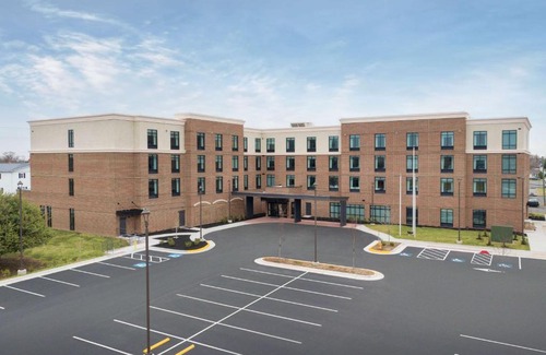 Lakeview Hotel | Hilton Garden Inn Haymarket