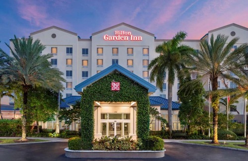 Ludlam Hotel | Hilton Garden Inn Miami Airport West