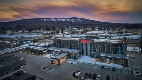 Rib Mountain Hotel | Hilton Garden Inn Wausau, WI
