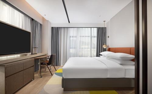 Xingyi Hotel | Hilton Garden Inn Xingyi Orange Hill Plaza