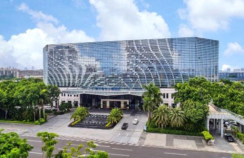 Baiyun Hotel | Hilton Guangzhou Baiyun - Free Shuttle for Canton Fair Period, Close to Luhu Golf Club & Leather Market