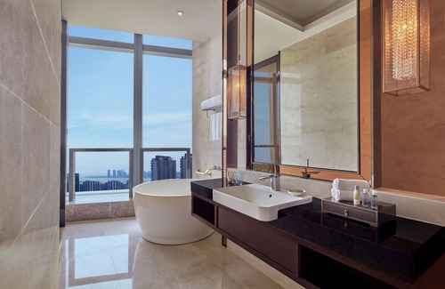 Long Hua Hotel | Hilton Haikou