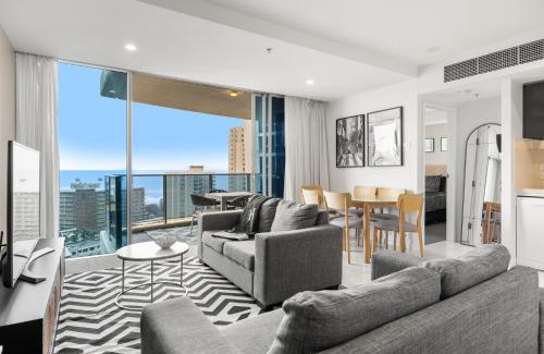 Surfers Paradise Apartment | Hilton Residences - Stylish Vogue themed apartment