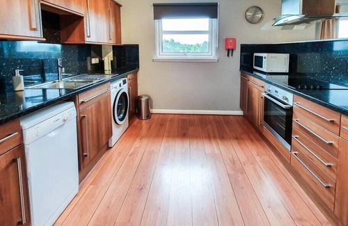 Rosyth Apartment | Hilton Wynd Apartment, Rosyth M90 near Edinburgh