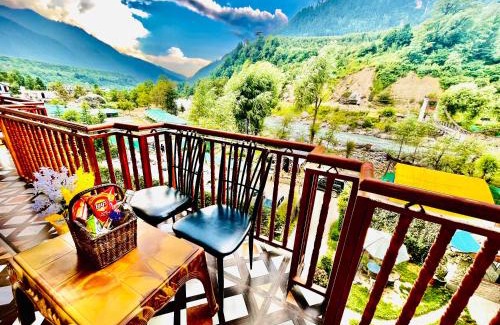 Katghora Hotel | Himalayan Hill Queen Resort, Manali - A Riverside Retreat