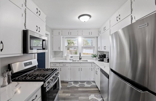Hinsdale House | Hinsdale Haven, Pet Friendly!
