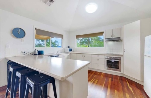 Ninderry House | Hinterland Tranquil Escape with Beautiful Views