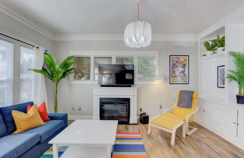 Midtown House | Hip and Spacious Midtown Cottage near Beale Street