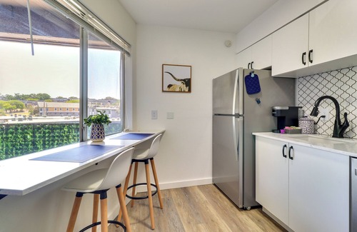 Riverside Condo | Hip Austin Vacation Rental: 3 Mi to Downtown