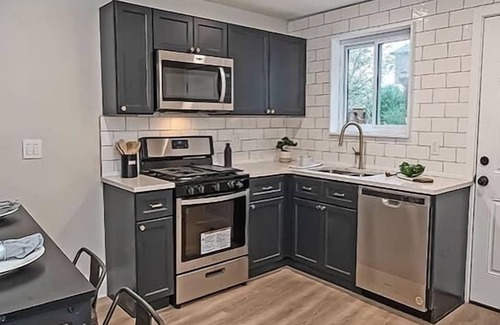 Lawrenceville Condo | Hip & Bright 2BR Lawrenceville Home -Easy Parking