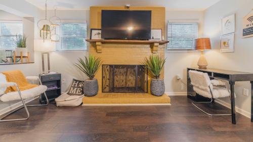 Five Points South House | Hip Duplex Near UAB Perfect For Groups