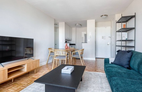 Rose Hill Apartment | Hip Kips Bay 1BR w/W/D, Gym & Pool, nr Gramercy Theatre, by Blueground