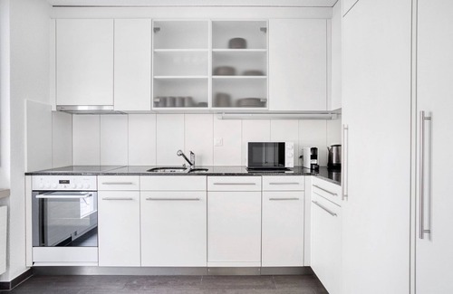 District 2 Apartment | Hip Wollishofen 3.5 Room w/Storage 1min to Central Market, by Blueground