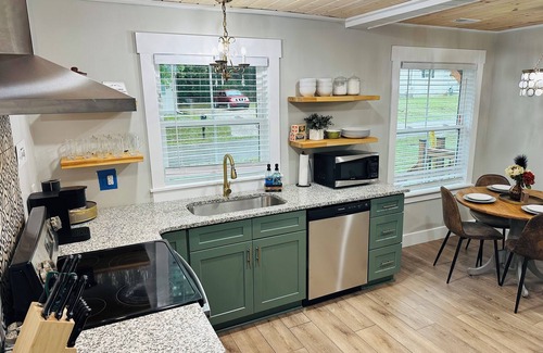 Winchester Cottage | Historic 1940's Cottage Near Tim's Ford Lake & Town Square Fully Remodeled