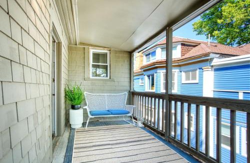 Southmoreland Apartment | Historic 1Bdrm - Parking - Walk to Restaurants & Westport!