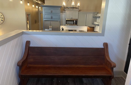Mountain Home Apartment | Historic 2 bed 2 bath downtown