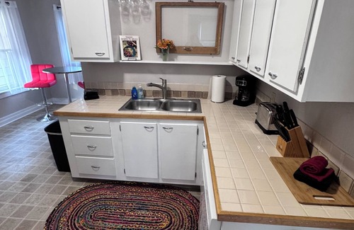 Belmont Apartment | Historic 2-bedroom apartment in one of the oldest neighborhoods in Portland