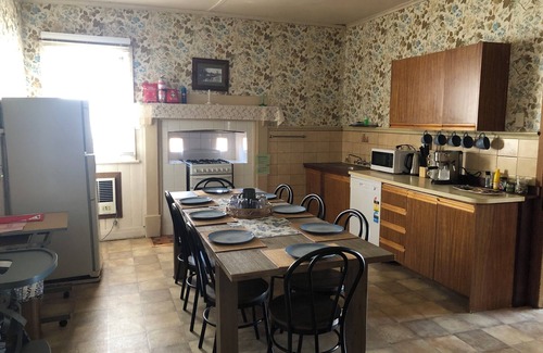 Nagambie House | Historic 4 bedroom cottage in town tastefully renovated with accessible bathroom