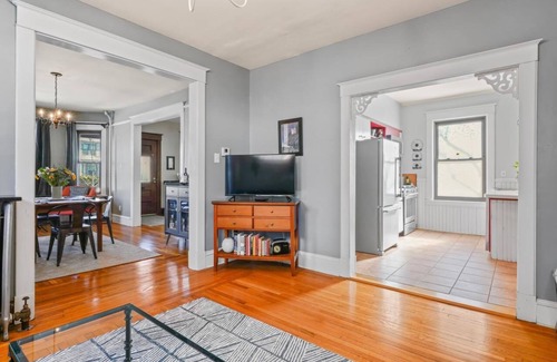 Niskayuna House | Historic 4 Bedroom Home in Upper Union