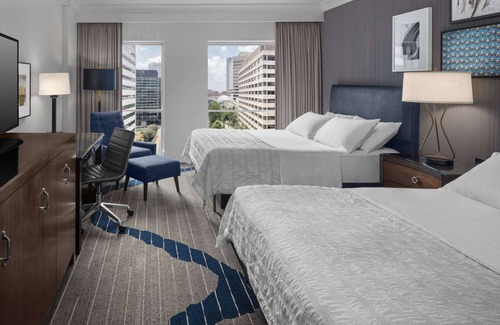 North Rosslyn Hotel | Historic Arlington | River Views. Dining Nearby