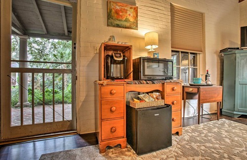 South Baton Rouge Apartment | Historic Baton Rouge Vacation Rental: 6 Mi to LSU!